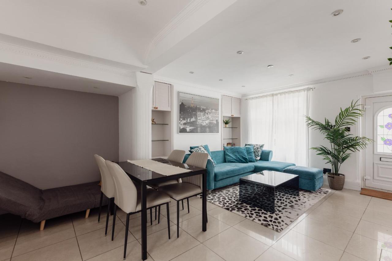 ロンドンCharming & Beautiful 2 Bed Flat In Zone 1アパートメント エクステリア 写真