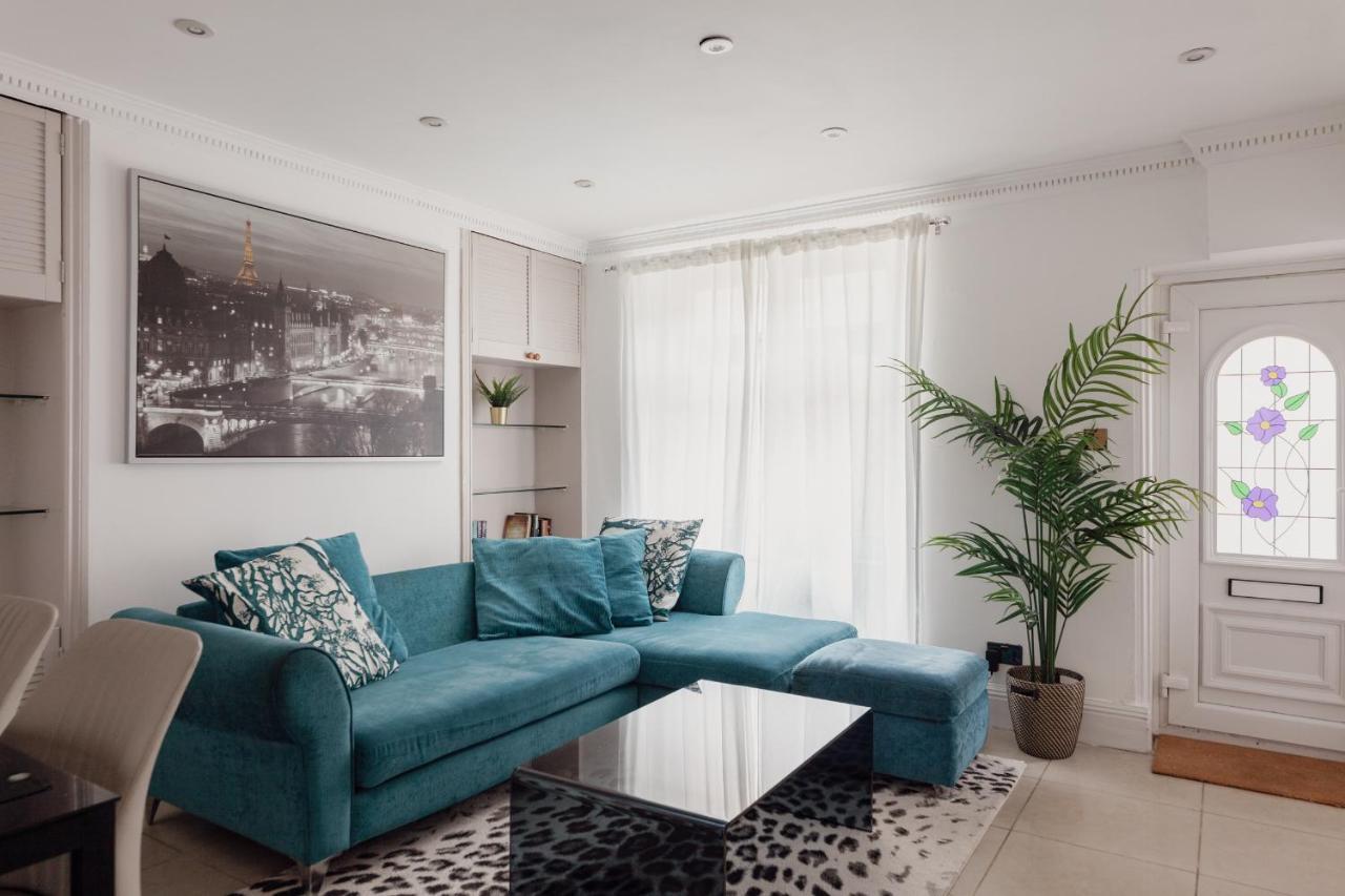 ロンドンCharming & Beautiful 2 Bed Flat In Zone 1アパートメント エクステリア 写真